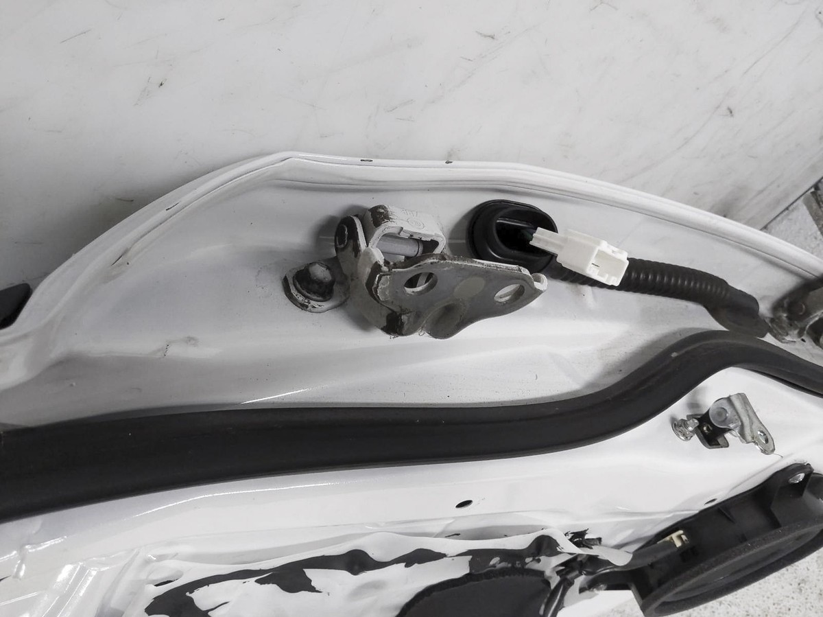 2017-2023 Subaru Impreza Rear Left Driver Door - White (K1x