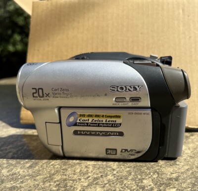 Sony Handycam DCR-DVD92 DVD Camcorder 20x Optical Zoom Carl Zeiss