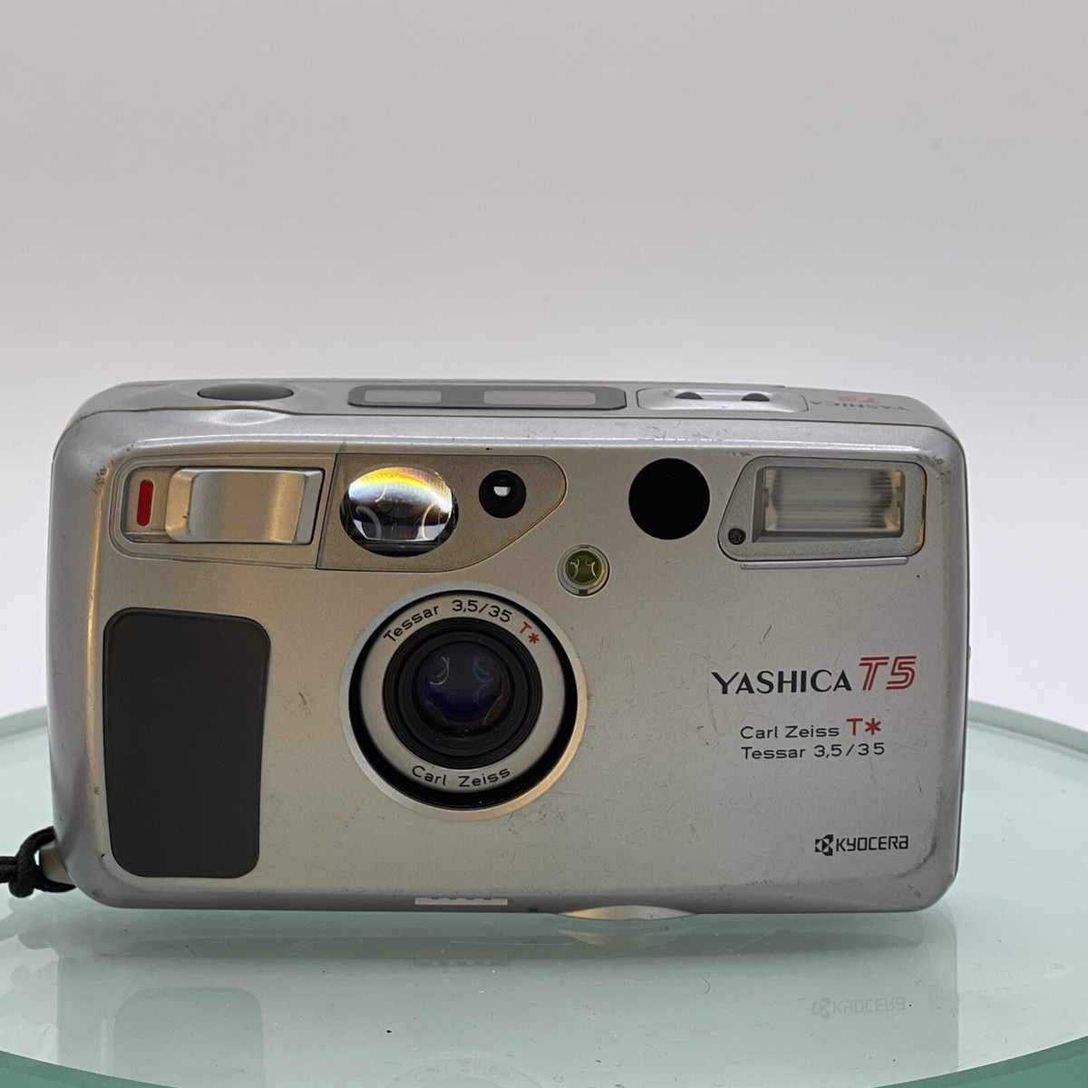 Yashica T5 Carl Zeiss T* Tessar 35mm f/3.5 Kyocera Compact Film