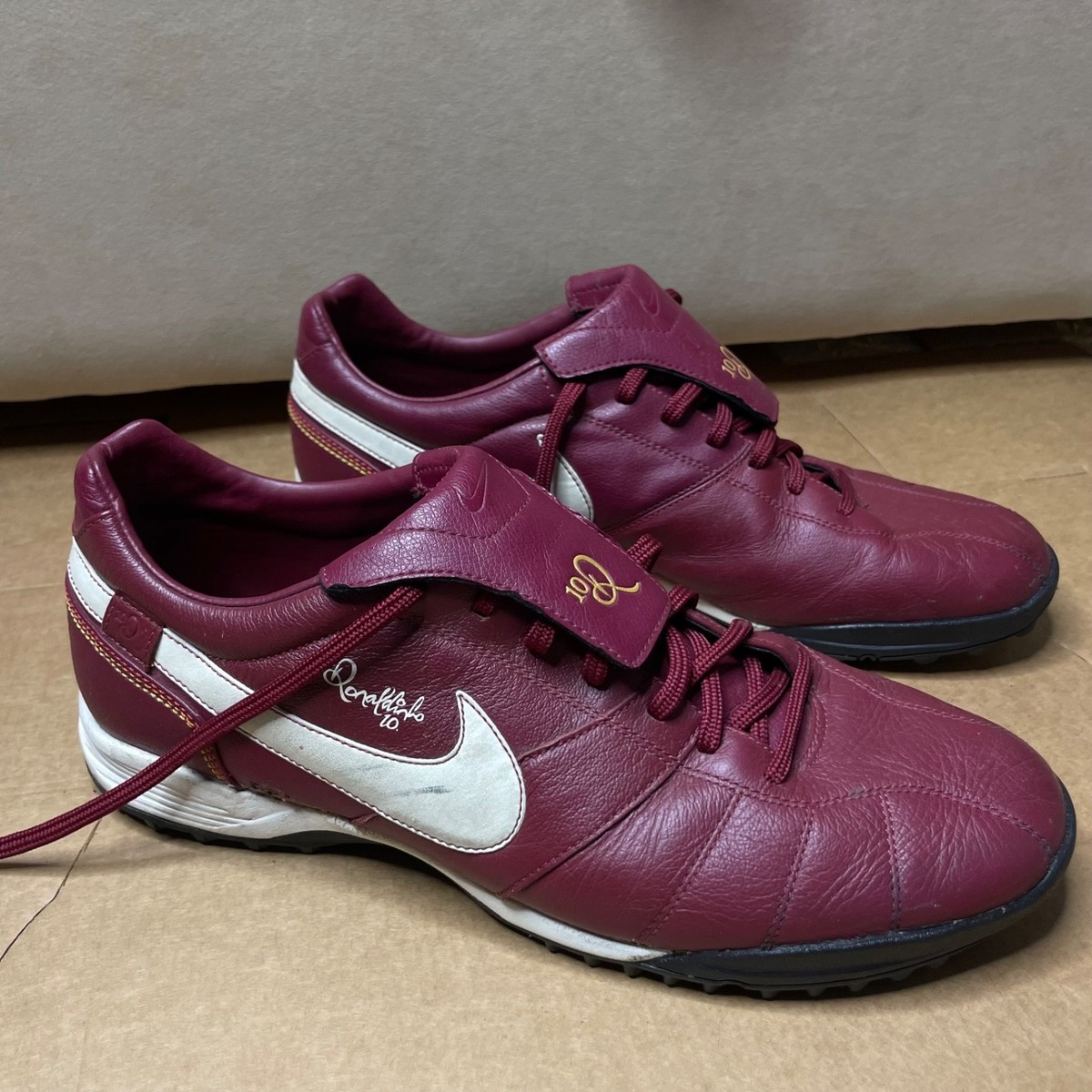 vintage Nike Tiempo Ronaldinho R10 RARE Shoes Astro Turf Football