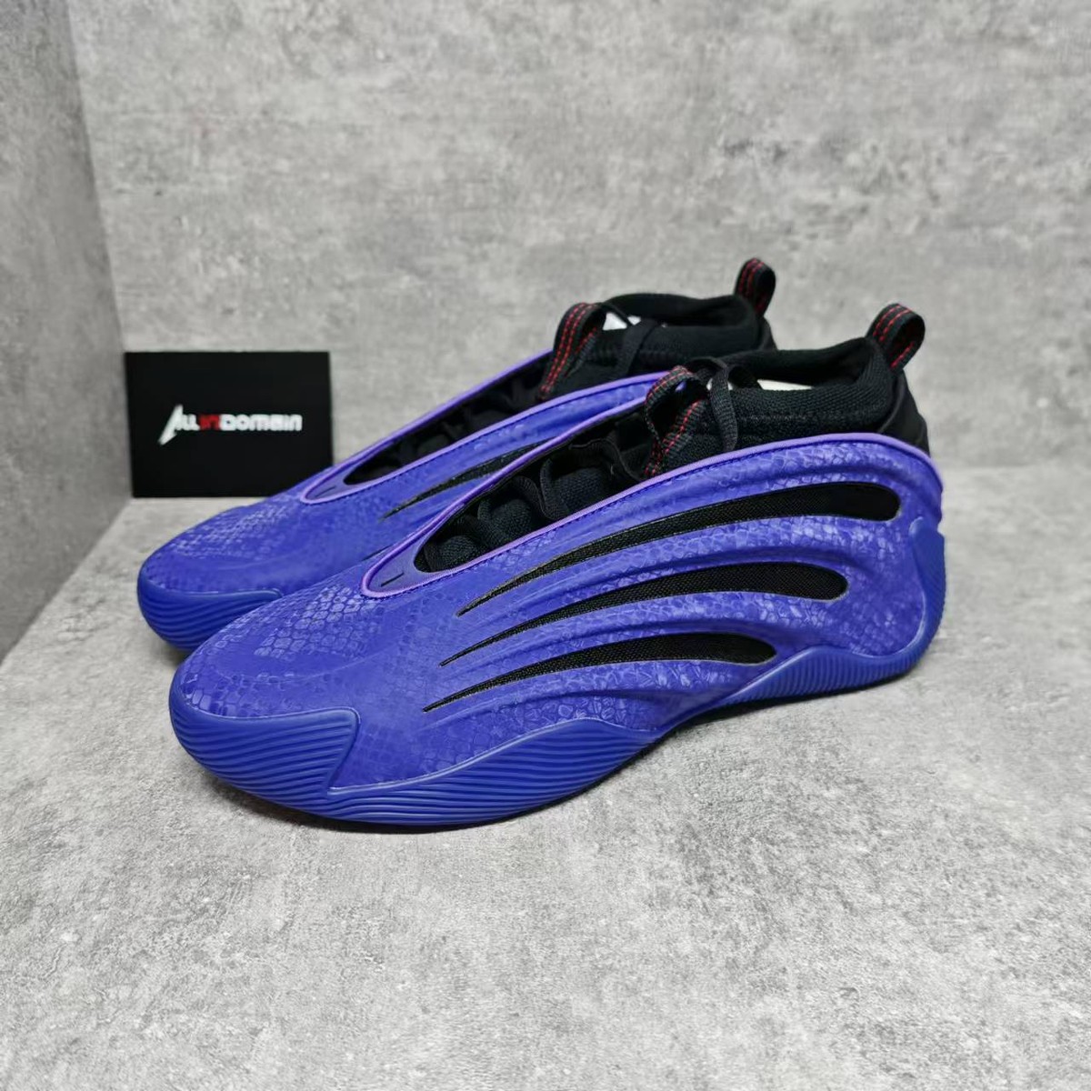 Level SS/New - Adidas Harden Vol. 9 Year of The Snake CNY