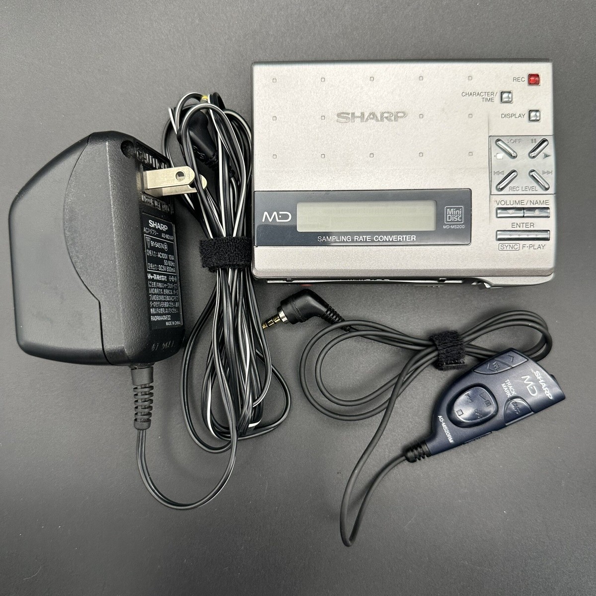SHARP MD-MS200 Portable MiniDisc Recorder | Silver | Walkman