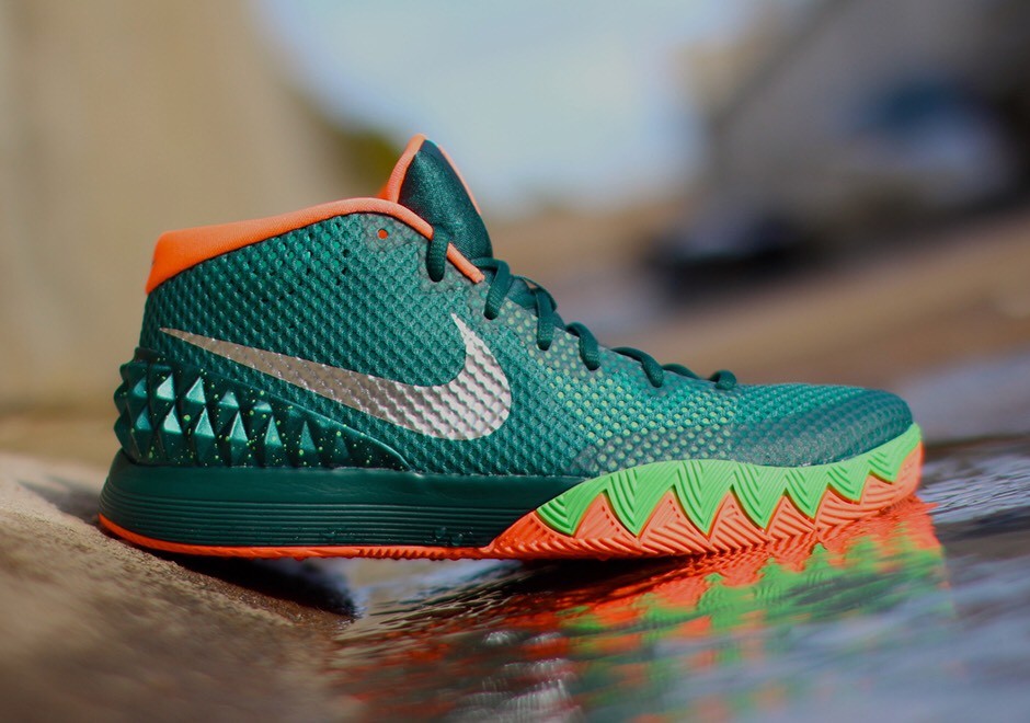 Nike Kyrie 1 Venus Flytrap Emerald Green Irving Basketball Shoe