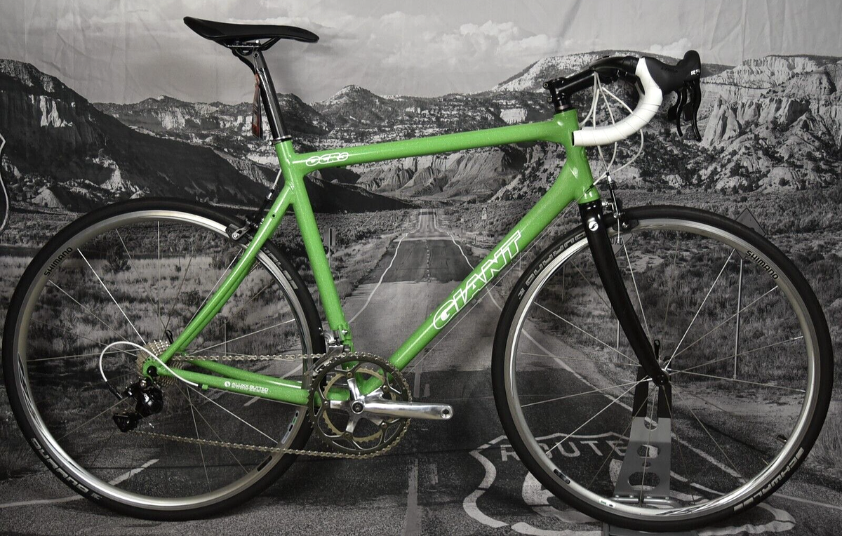 GIANT OCR3 ROAD BIKE SIZE LARGE, 56 CM, 18 SPEED, CARBON FORK NEW