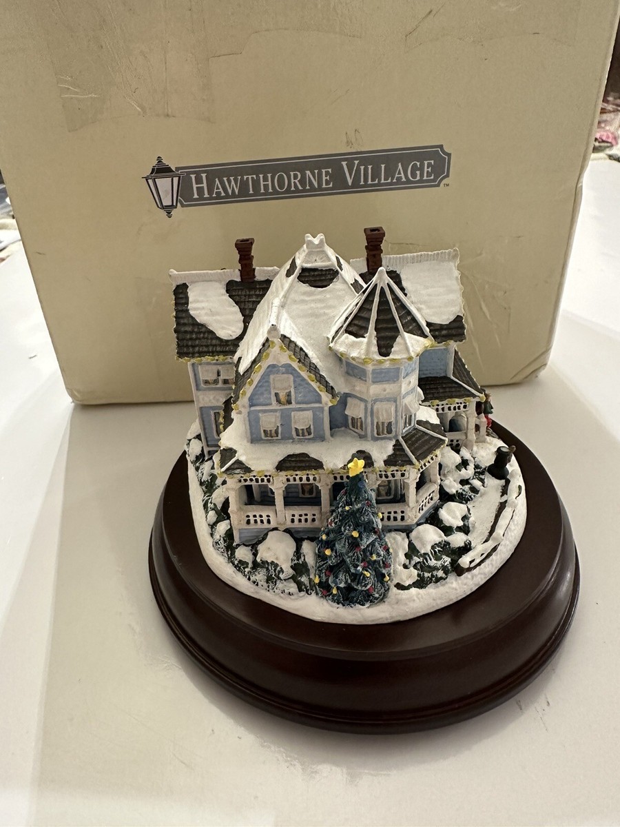 Hawthorne Village T Kinkade Victorian Lights Holiday Gathering 99