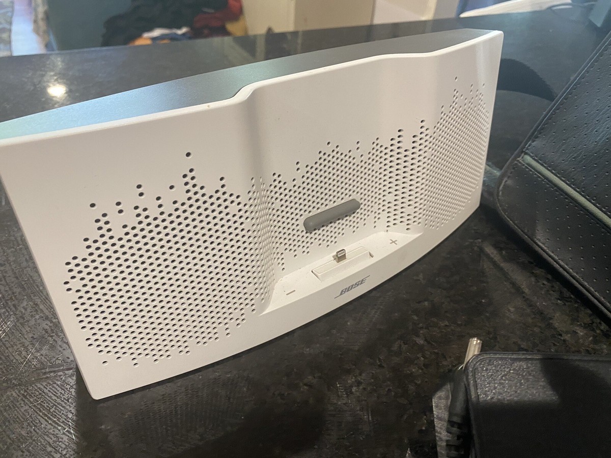 Bose SoundDock XT Speaker White & Gray 100 % Working iPhone X.6/7