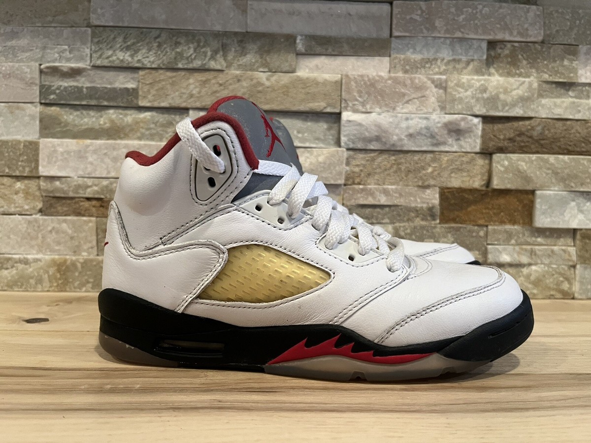 Nike Air Jordan 5 Retro Mid Fire Red Silver Tongue 2020 size 4.5 Y