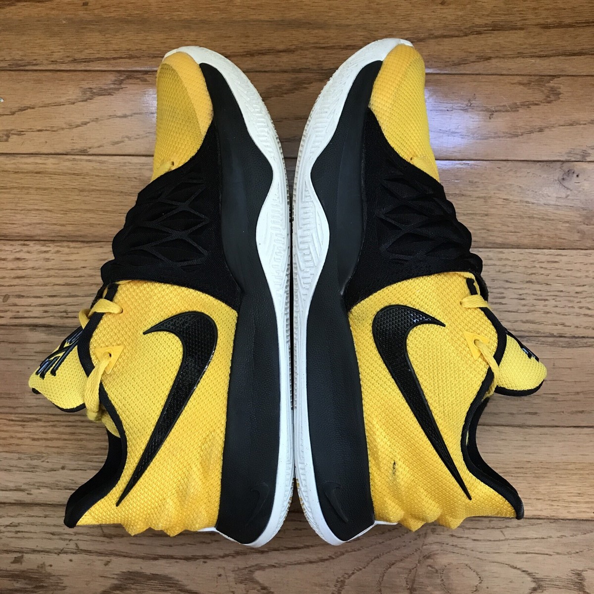 Nike Kyrie Low 1 Amarillo Mens Size 8 Yellow Basketball Shoes