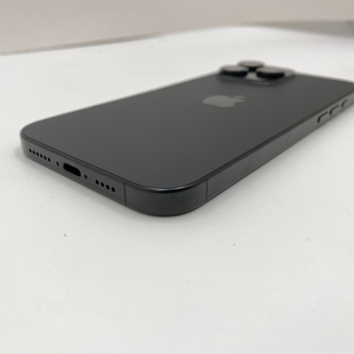 Apple iPhone 16 Pro Max - 256GB - Black Titanium (Unlocked) - Open