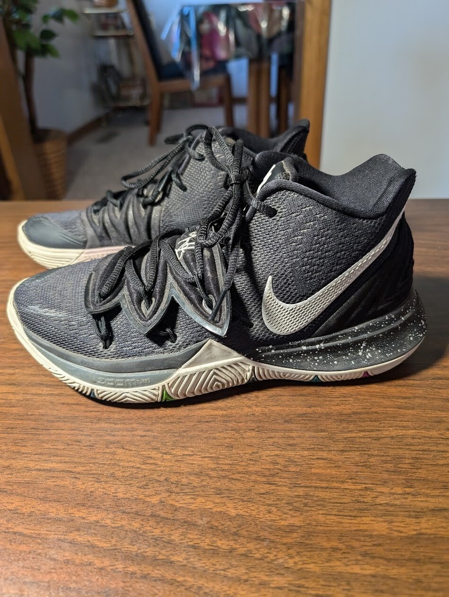 Nike Kyrie 5 Basketball Shoes Men's Size 8 Black “Black Magic