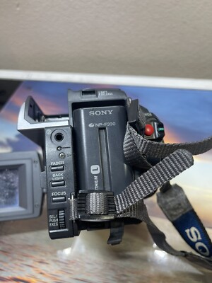 Sony Handycam CCD-TRV68 NTSC Vision Video Hi8 Camcorder Video