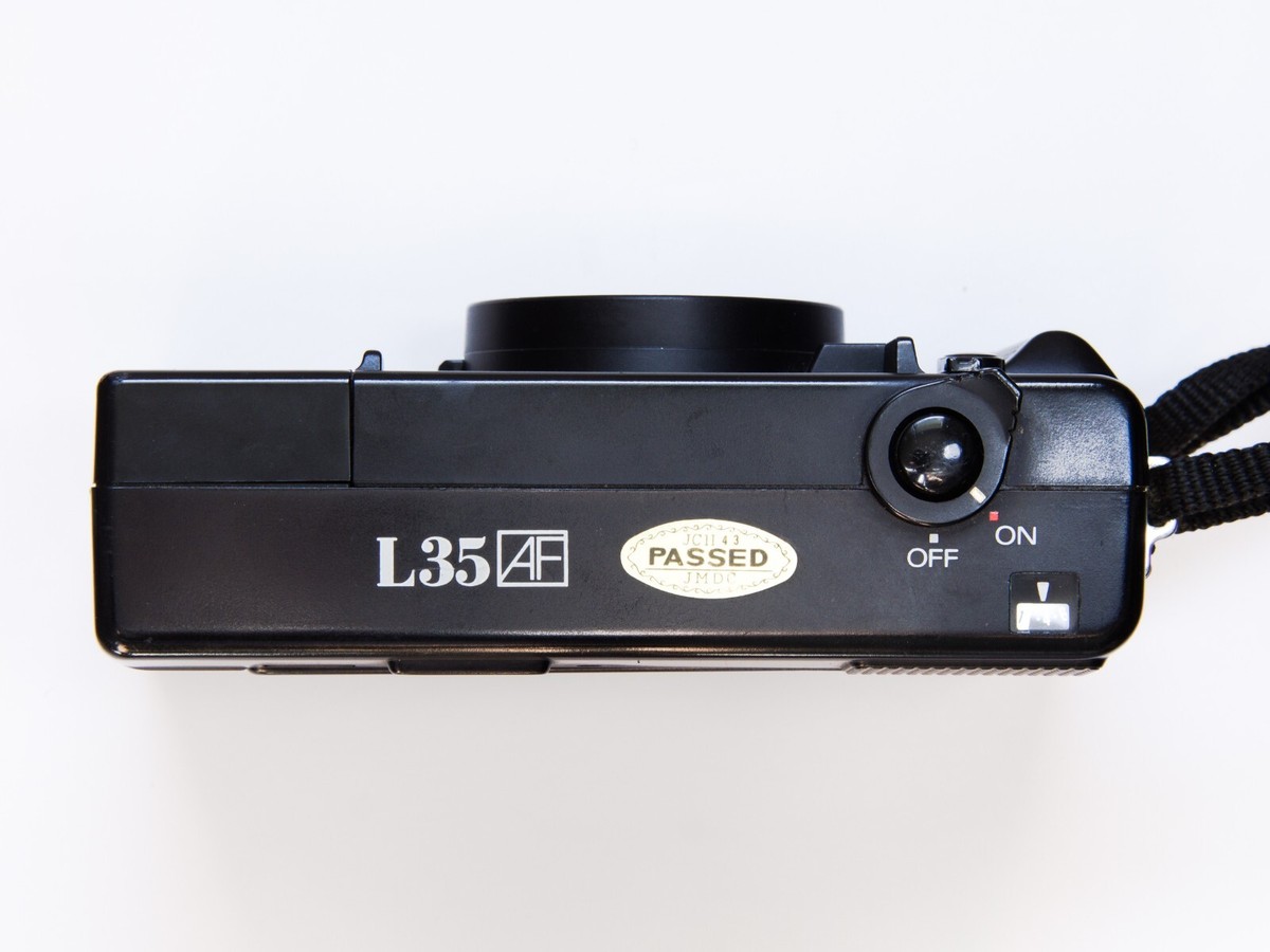 Nikon L35AF L35 AF ISO 400 35mm Point & Shoot Camera w/ Batteries