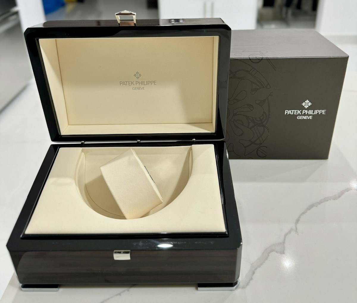 Authentic Patek Philippe Wooden Watch Box Winder PTK-H997