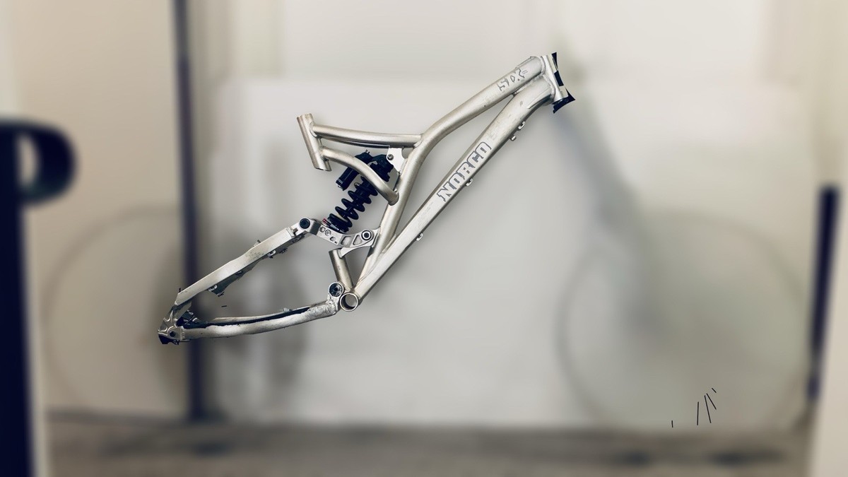 Norco SIX SE Full Suspension DH FR Enduro MTB Frame size Med 17