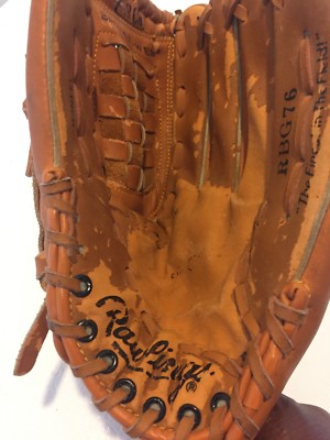 Rawlings baseball glove. Basket web, fastback Holdster model RBG76