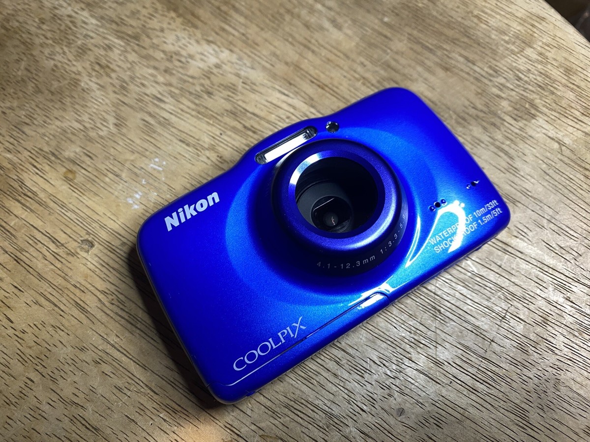 Nikon Coolpix S32 Waterproof 13.2MP Compact Digital Camera Blue