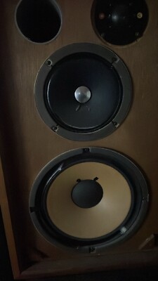 Sansui SP 1001 Stereo Speakers, immaculate condition.still in foam