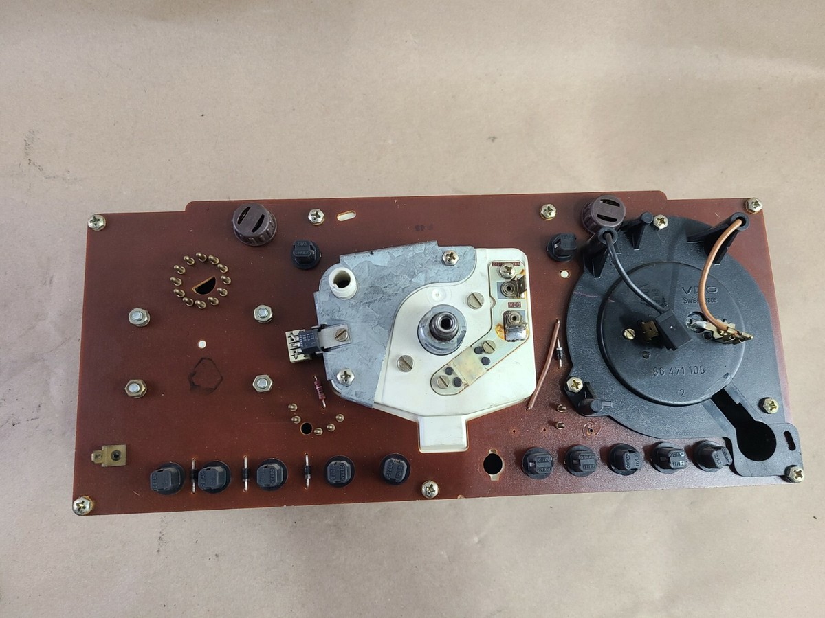 OEM 1981 - 1985 Volvo 244 240 245 Non Turbo Instrument Cluster