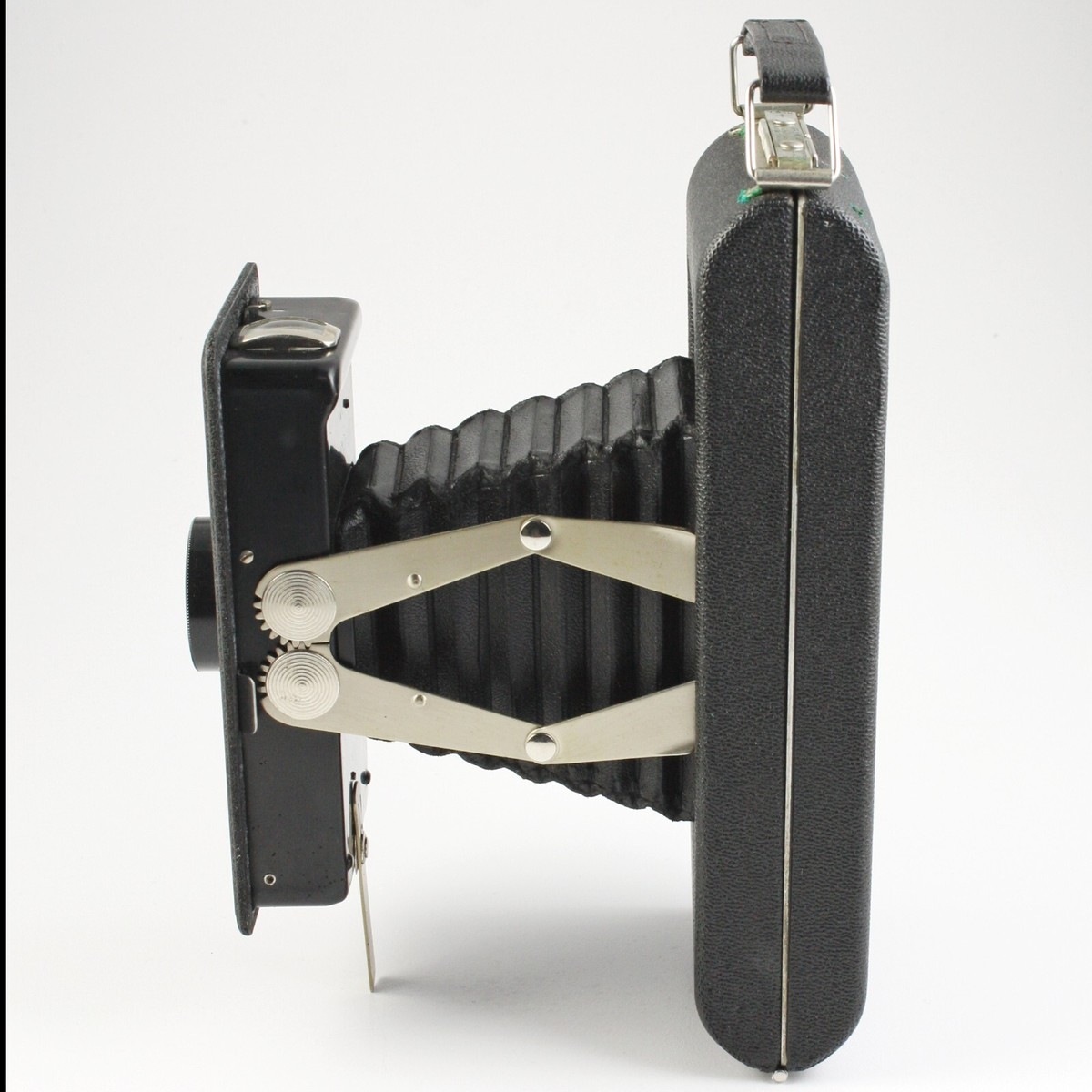 Kodak - Jiffy Six-16 Series II Folding 616 Roll Film Camera + Case