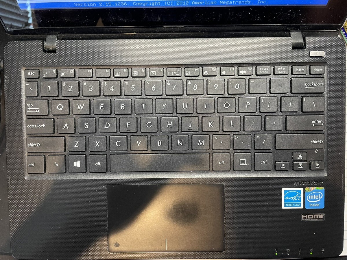 ASUS X200M Touch Screen 4GB RAM Windows 8 Celeron 1.86GHz With