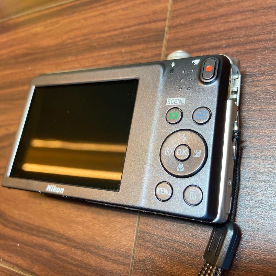 Nikon COOLPIX S3600 20.1MP Digital Camera - Silver for sale online