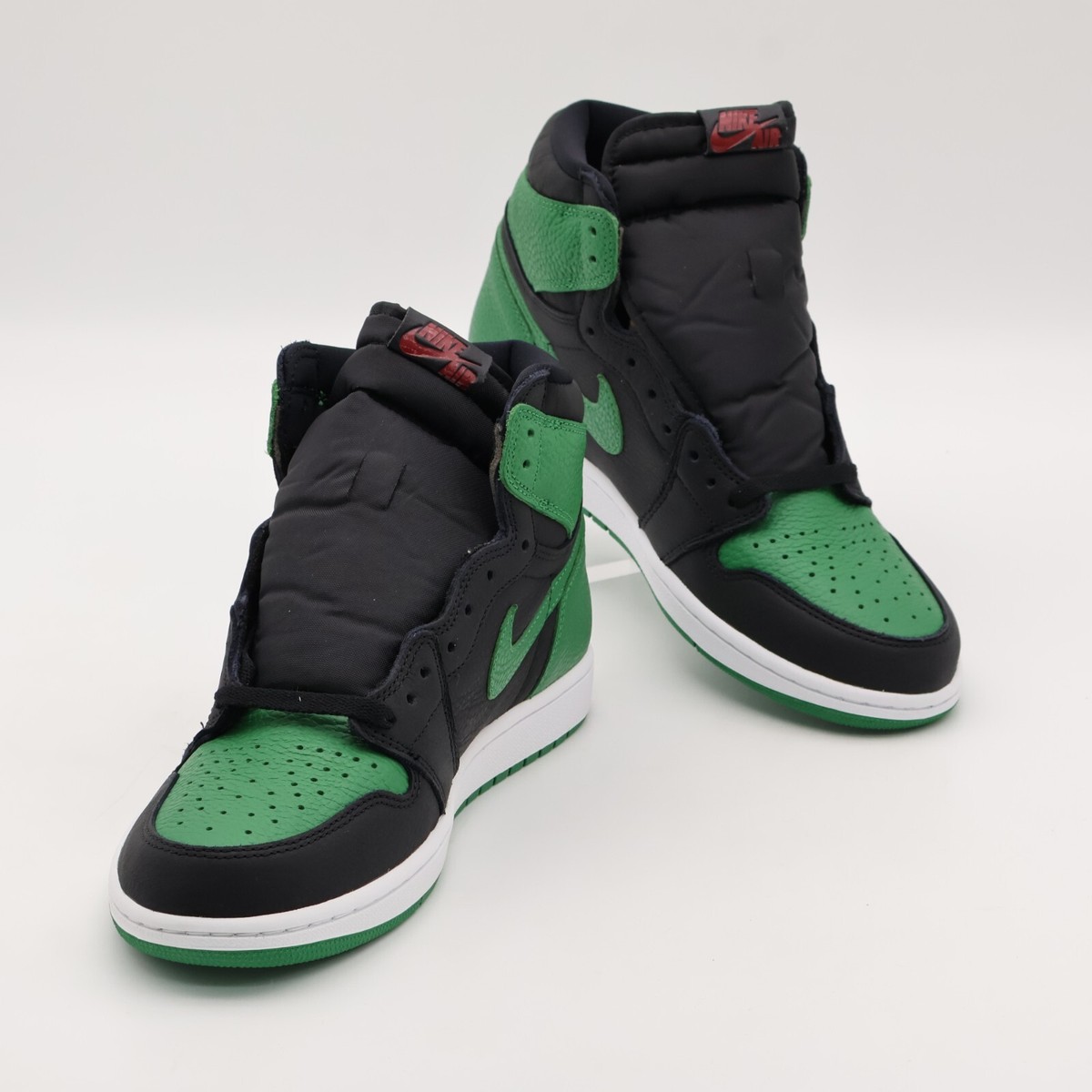 555088-030 Nike Air Jordan 1 Retro High OG Pine Green White Black
