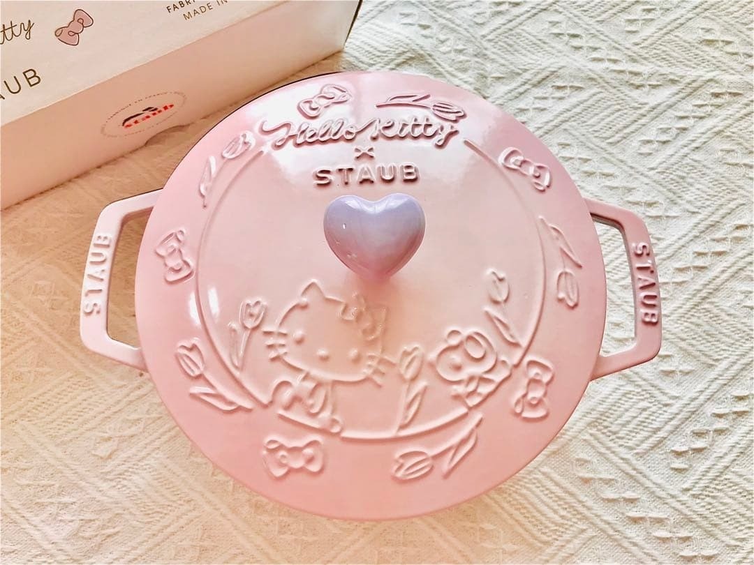 STAUB Hello Kitty 20cm Cast Iron Cocotte Dutch Oven Unused B-Grade