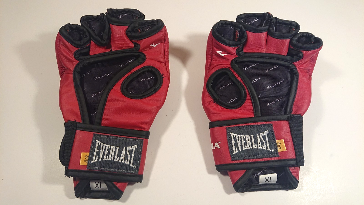 Rare Official Bellator Everlast MMA Red Gloves - Size XL - UFC