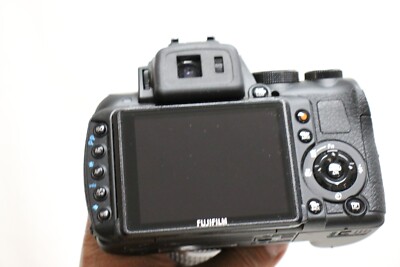 FUJIFILM FINEPIX HS30 EXR 16.0MP Digital Camera with 32gb memory
