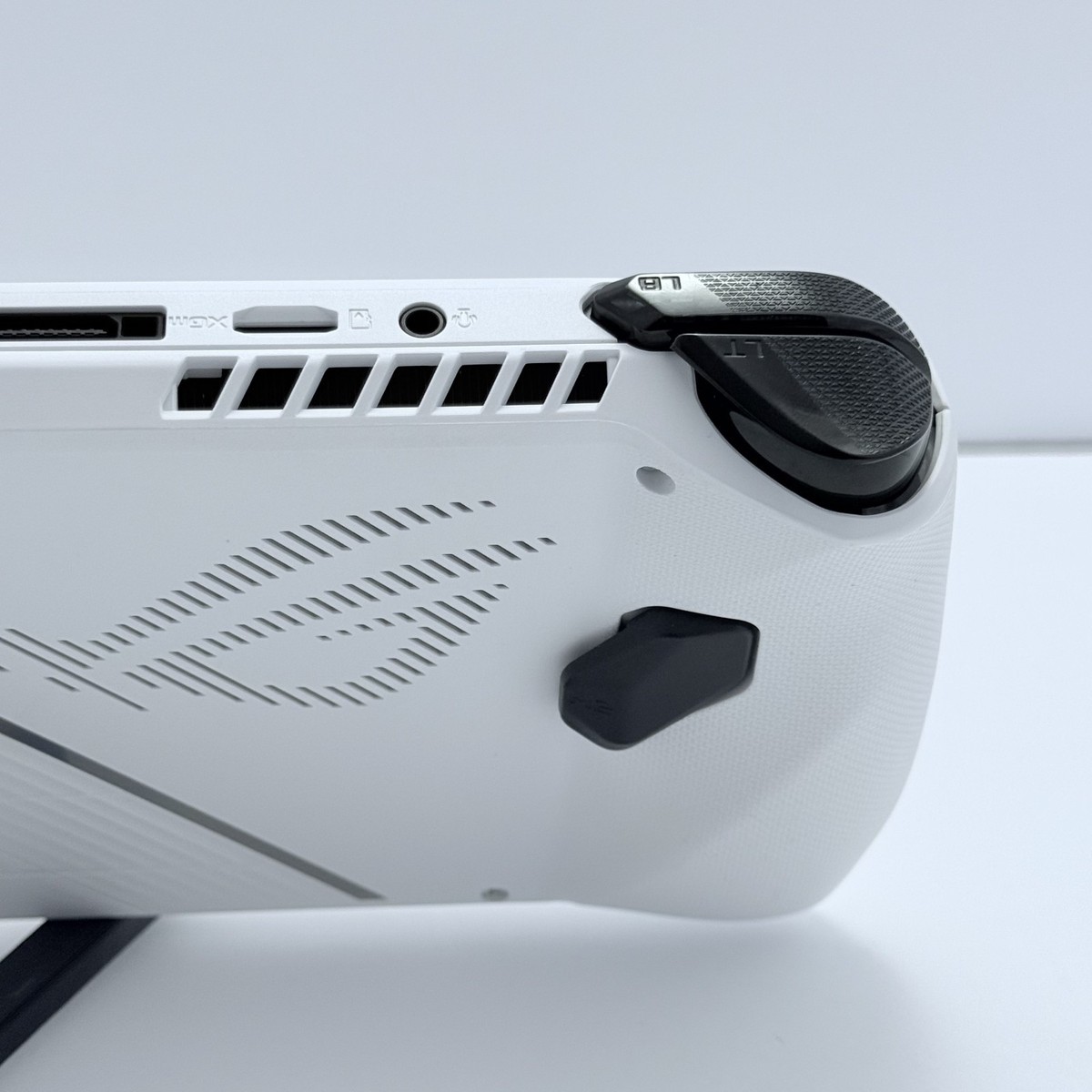 ASUS ROG Ally AMD Ryzen Z1 Extreme 512GB SSD 16GB RAM Gaming