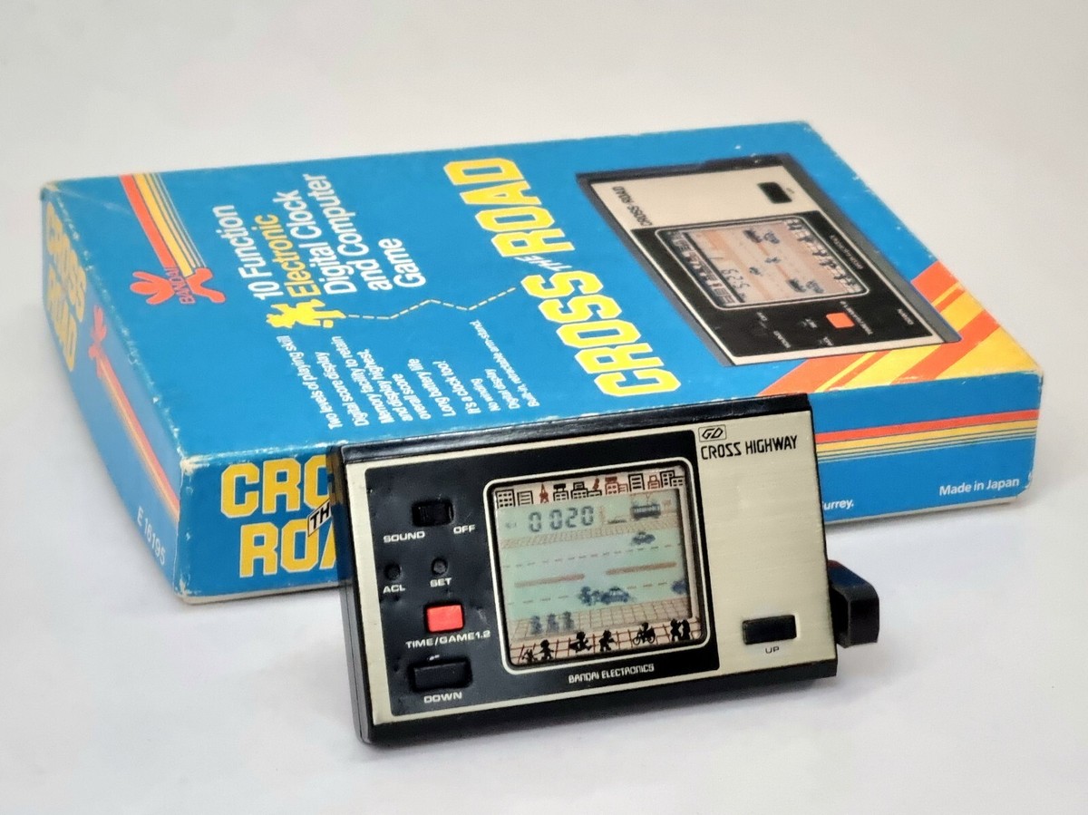 Bandai CROSS (the ROAD) HIGHWAY LCD electronic game watch BOXED
