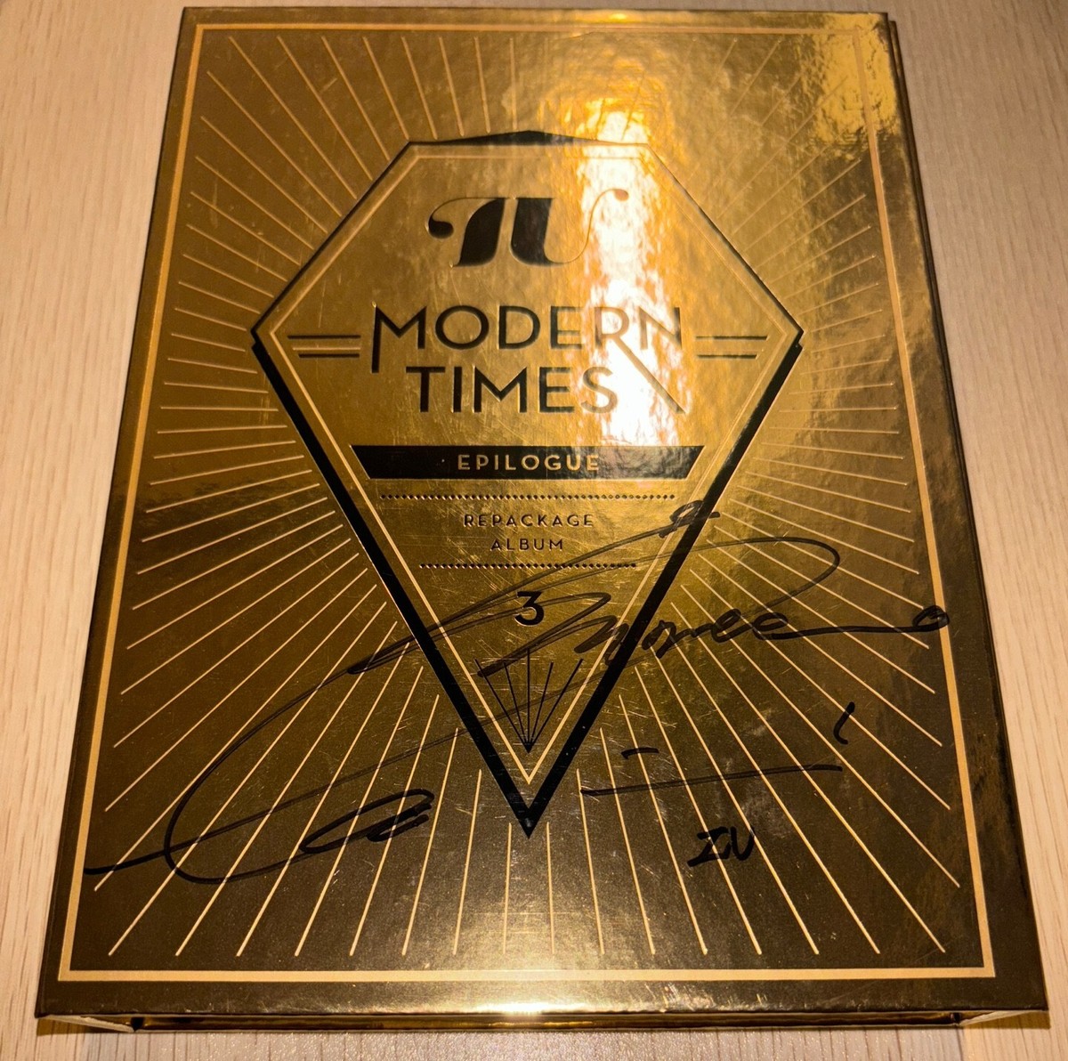 IU [MODERN TIMES EPILOGUE] Autographed Signed Album Limited Unique