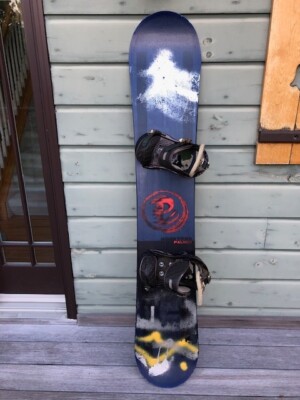 Palmer HoneyPro Snowboard 157 cm with Burton Mission Bindings Size