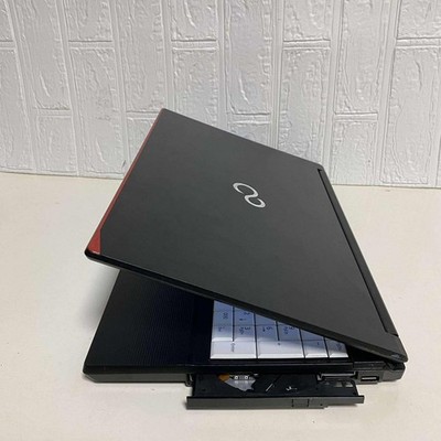 FUJITSU LIFEBOOK Laptop Windows 11 Pro 64bit Core i3 SSD 128GB