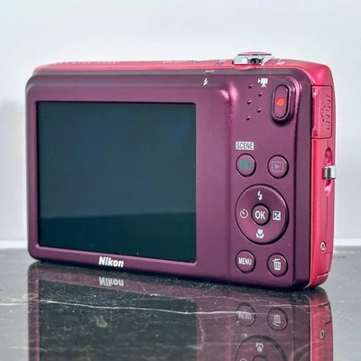 Nikon COOLPIX S3500 Digital Camera 20.0 MP 7x Optical Zoom with