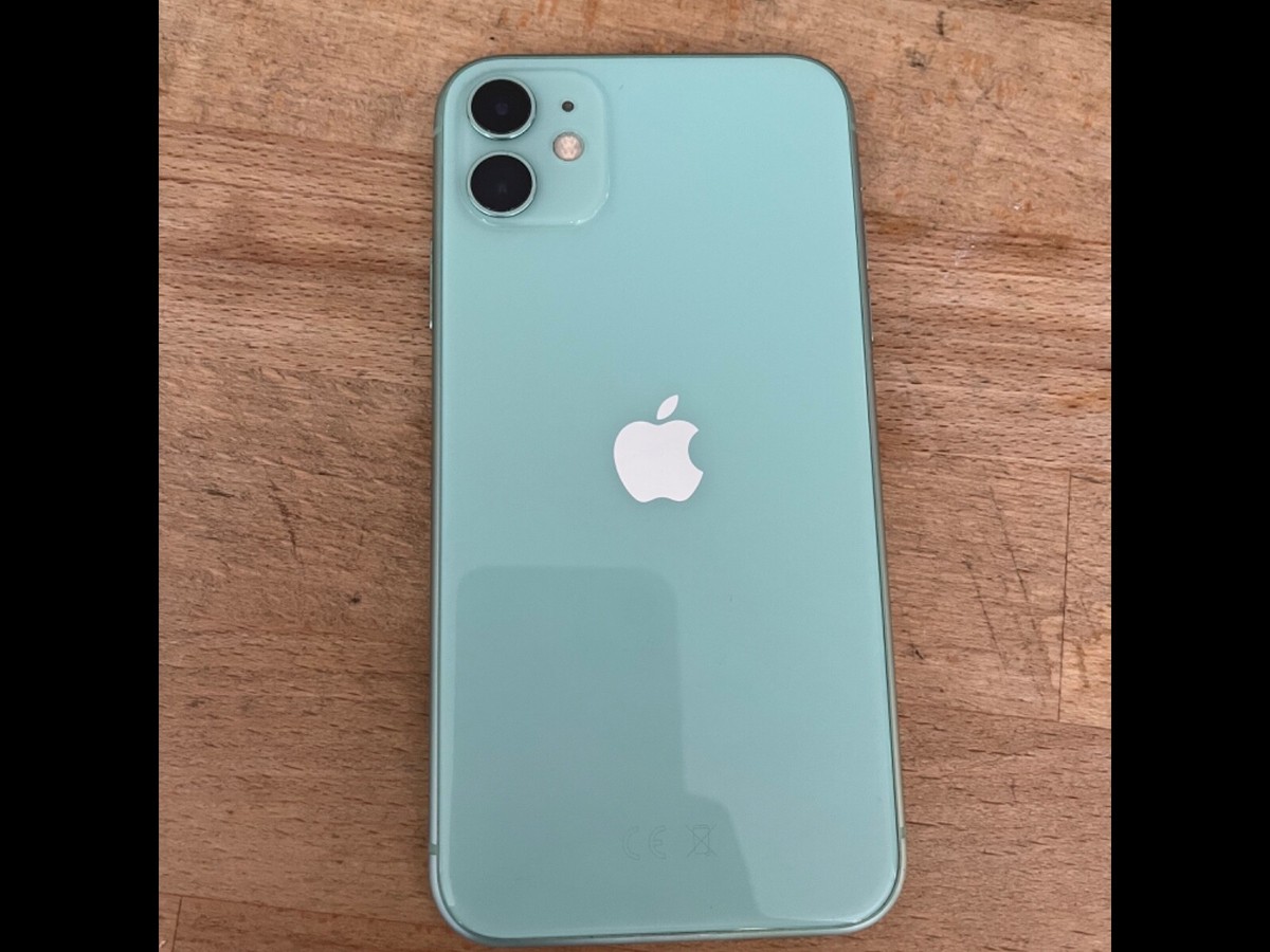 IPhone 11 (Mint Green) 64GB with box no scratches or marks. Very