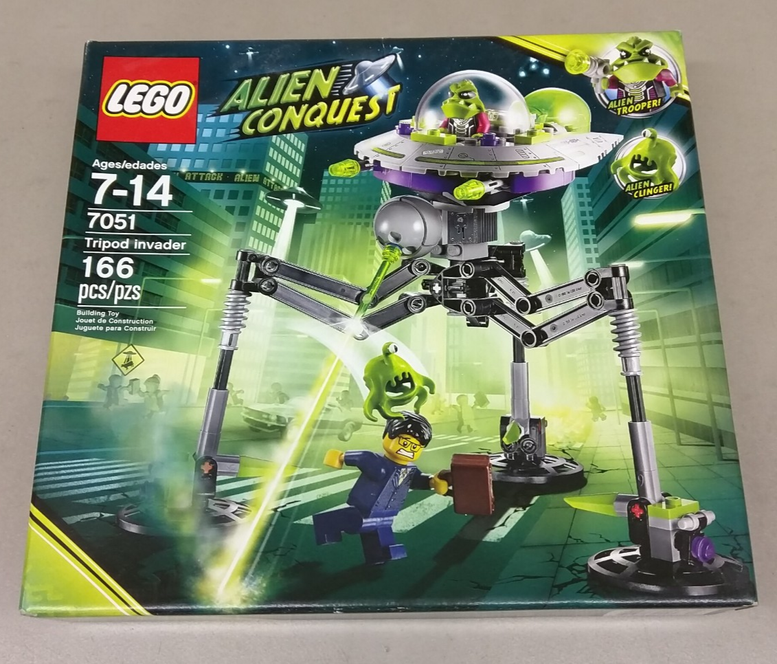 LEGO Alien Conquest 7051 Tripod Invader NEW! Flying Saucer Trooper