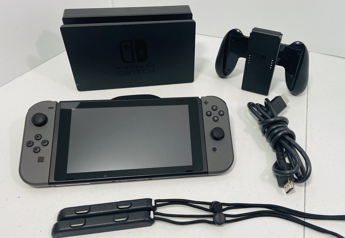 Nintendo Switch 本体 + 充実の付属品 初代 Switch / Switch Lite の同