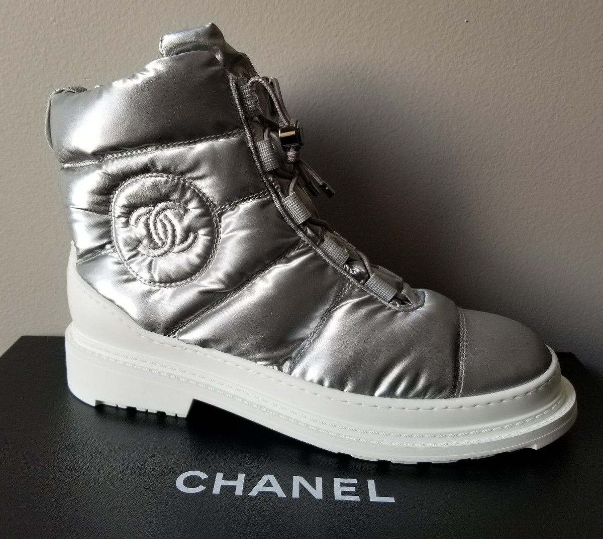 C H A N E L ICONIC SILVER SKI ICE WALKING SPIKES LOGO BOOTS 40
