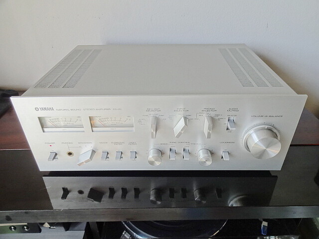 Yamaha CA-R1 Stereo Integrated Amplifier Vintage Audio Tested 100V
