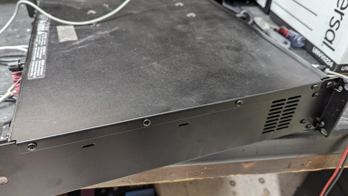 QSC RMX 1850HD Professional 2 Channel Power Amplifier Rack