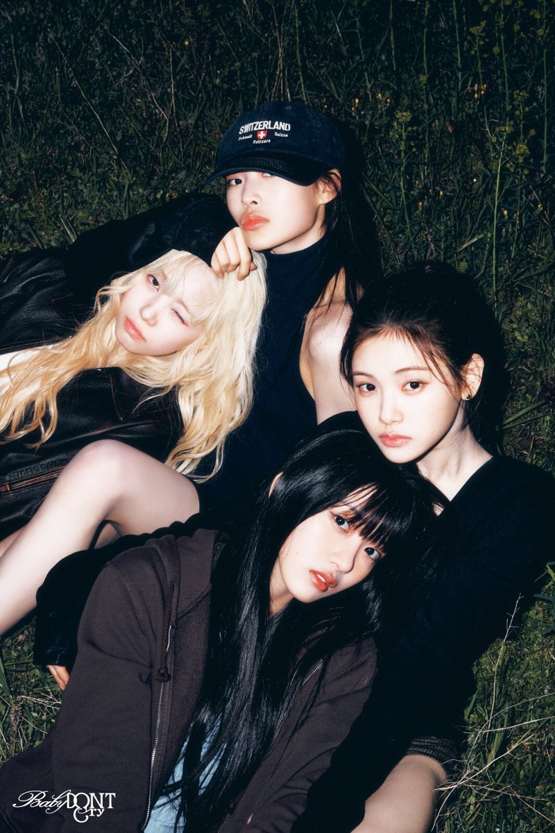 Baby DONT Cry Debut Single Album F Girl Photobook Ver. 64p Book+4p