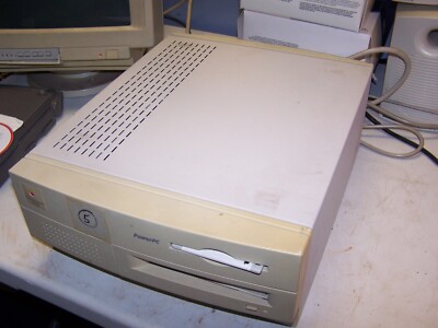 Apple Power Macintosh 7100/80 80MB RAM 700 MB HD OS 8.5.1, CD
