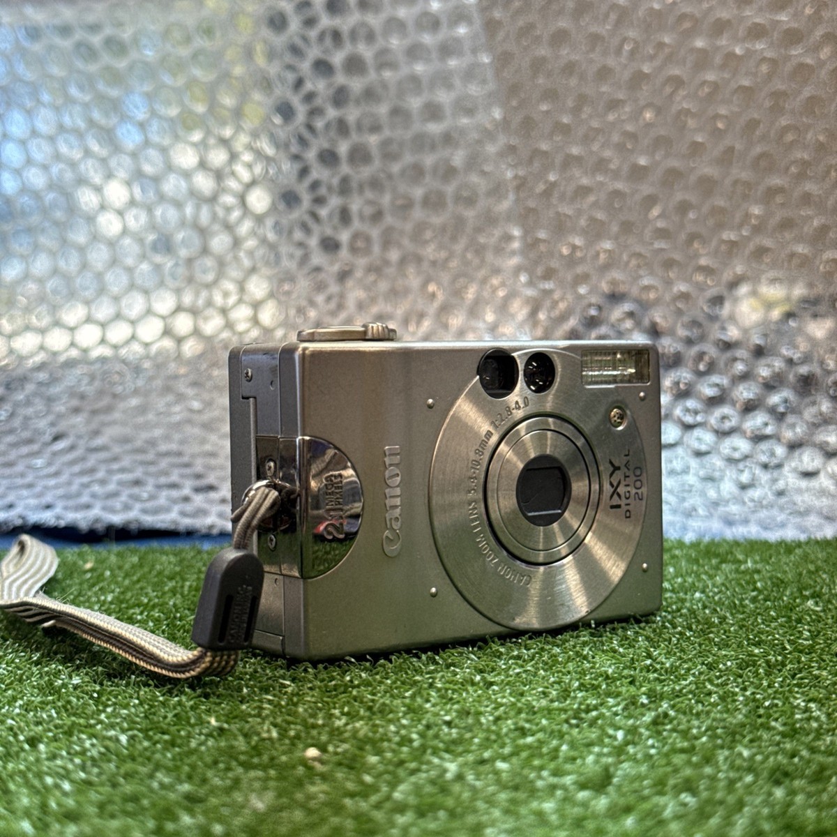 Canon IXY Digital 200 Compact 2.1MP Digital Camera - Silver