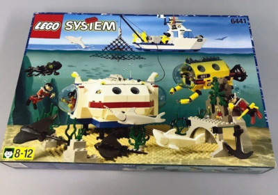 LEGO System: 6441 Divers Deep Reef Refuge Box with Half-Cut Seal