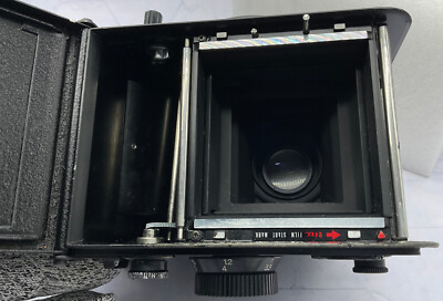 Vintage Yashica Mat 124 G TLR Camera F3.5, 80mm Yashinon Lens