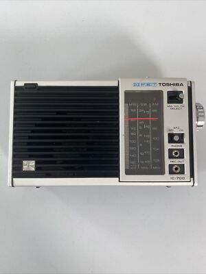 Vintage Toshiba Solid State Radio FM/SW/MW 3 Band IC-700 ICFET