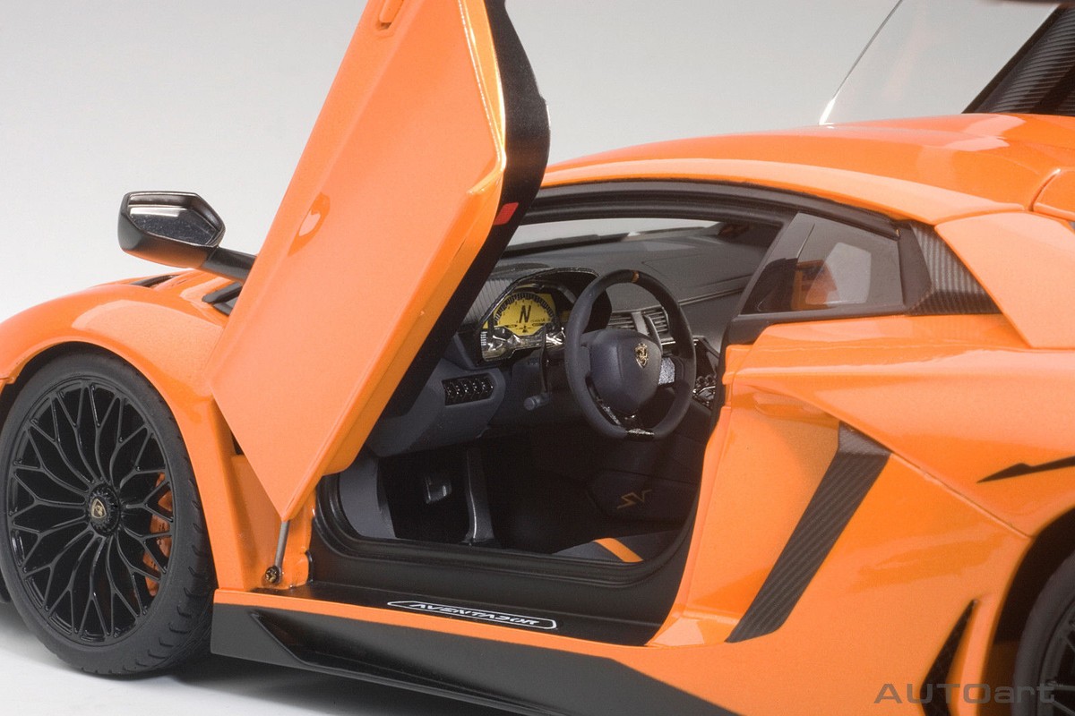 LAMBORGHINI AVENTADOR SV LP750-4 ARANCIO ATLAS ORANGE 1:18 by
