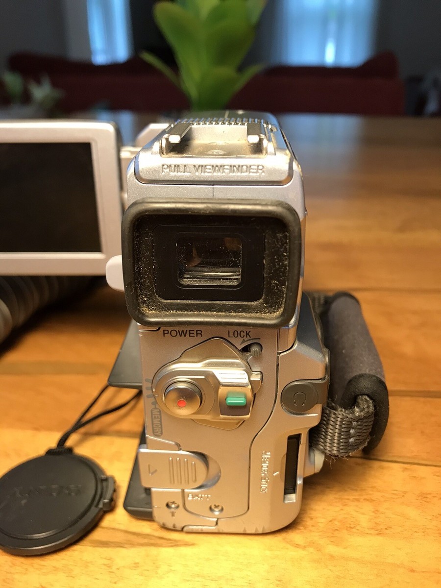 Sony Handycam DCR-PC9 NTSC MiniDV Camcorder Nightshot Working. No