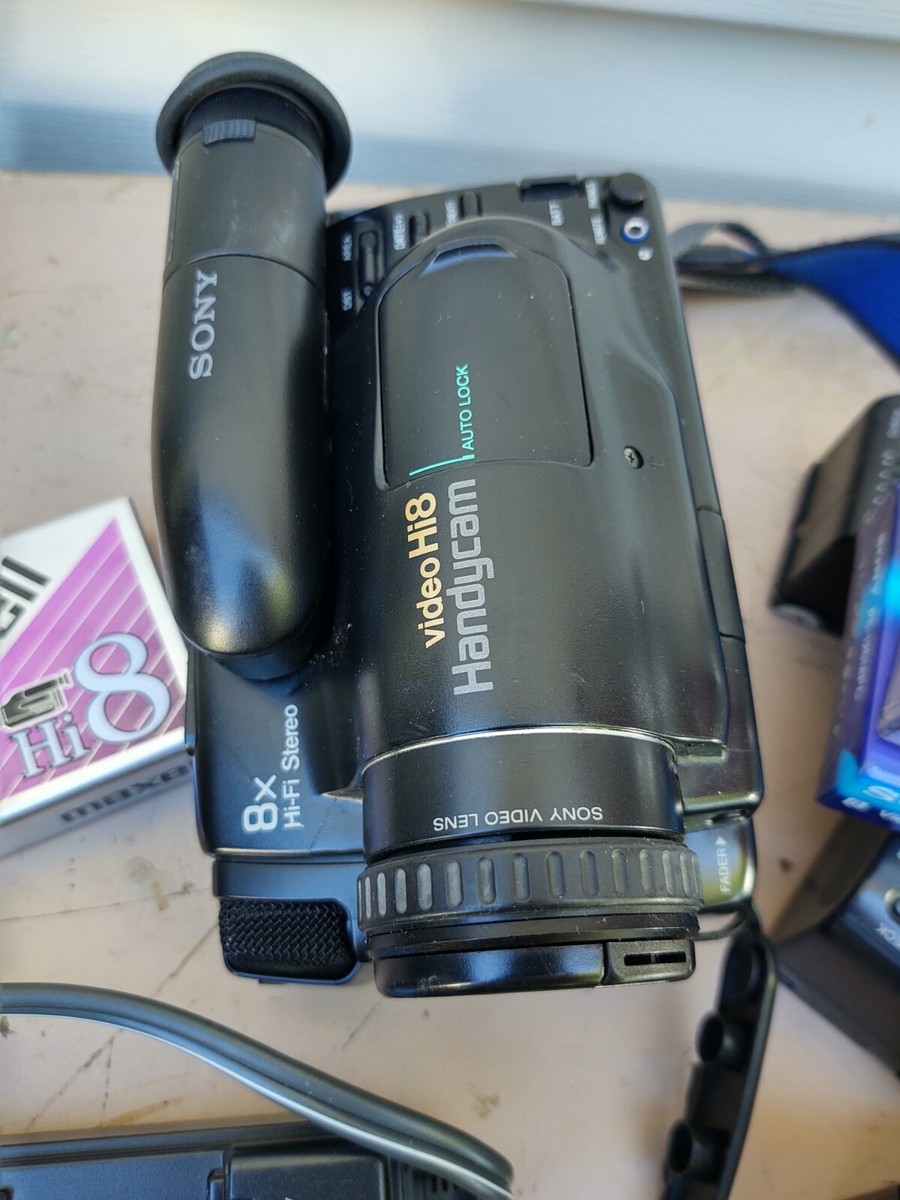 Sony Video Hi8 Handycam 8x Hifi Stereo Charger Tapes Accessories